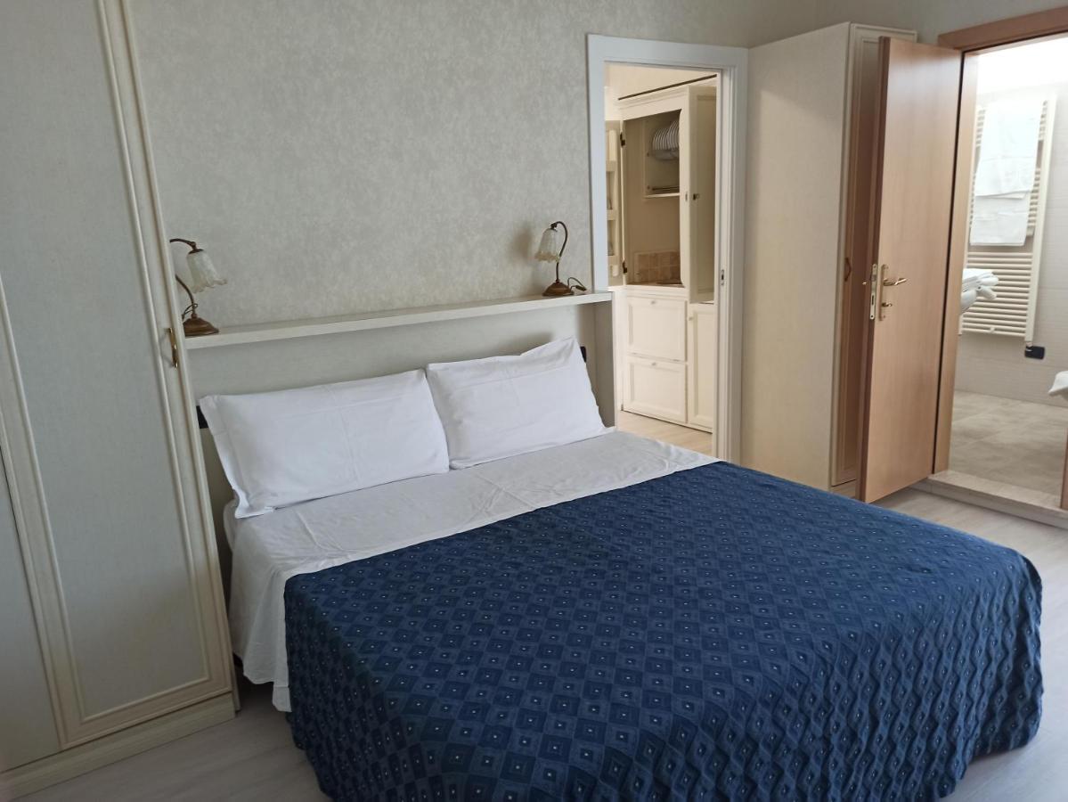 Hotel Mondial Bellaria-Igea Marina Exteriör bild