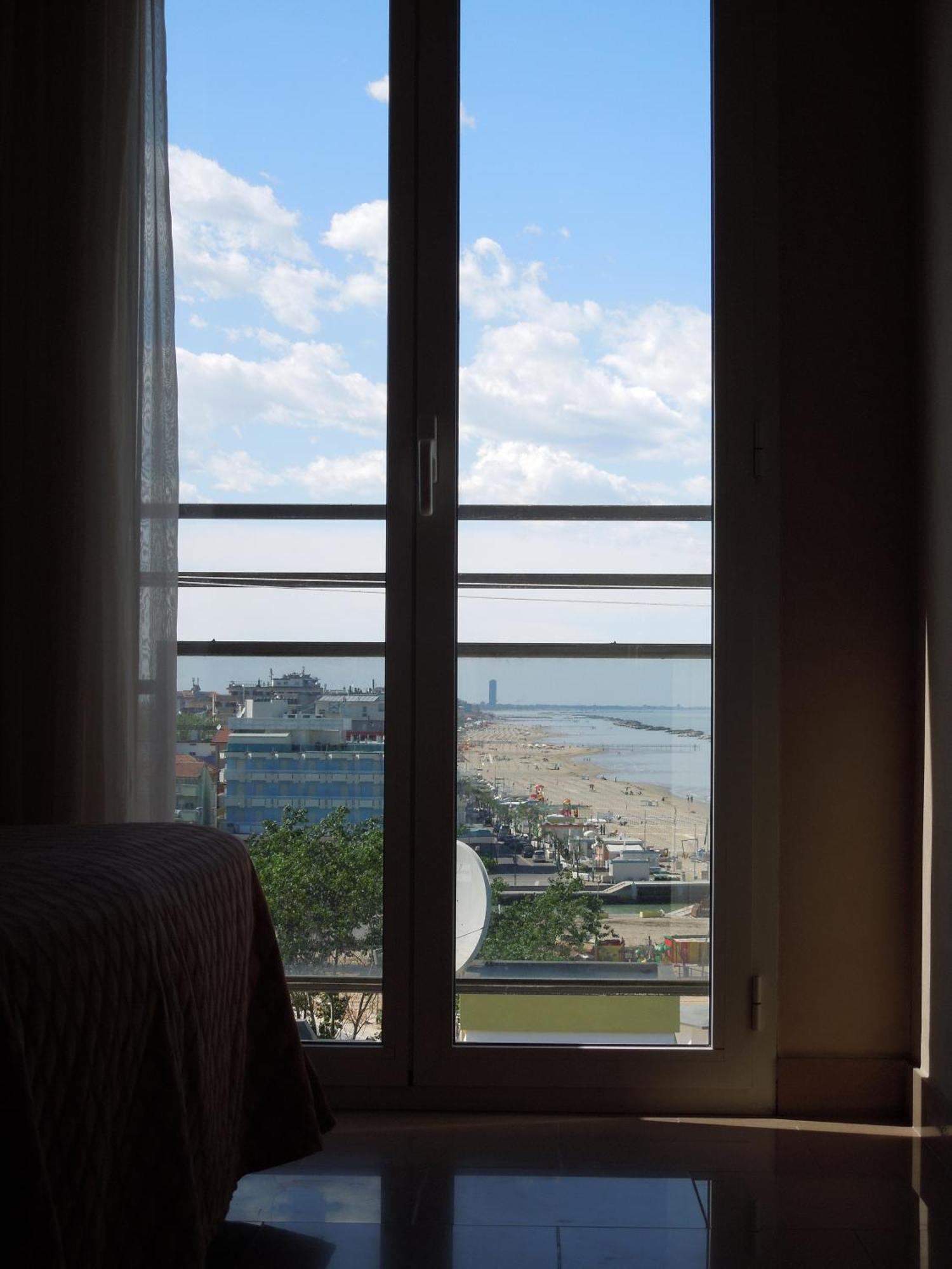Hotel Mondial Bellaria-Igea Marina Exteriör bild