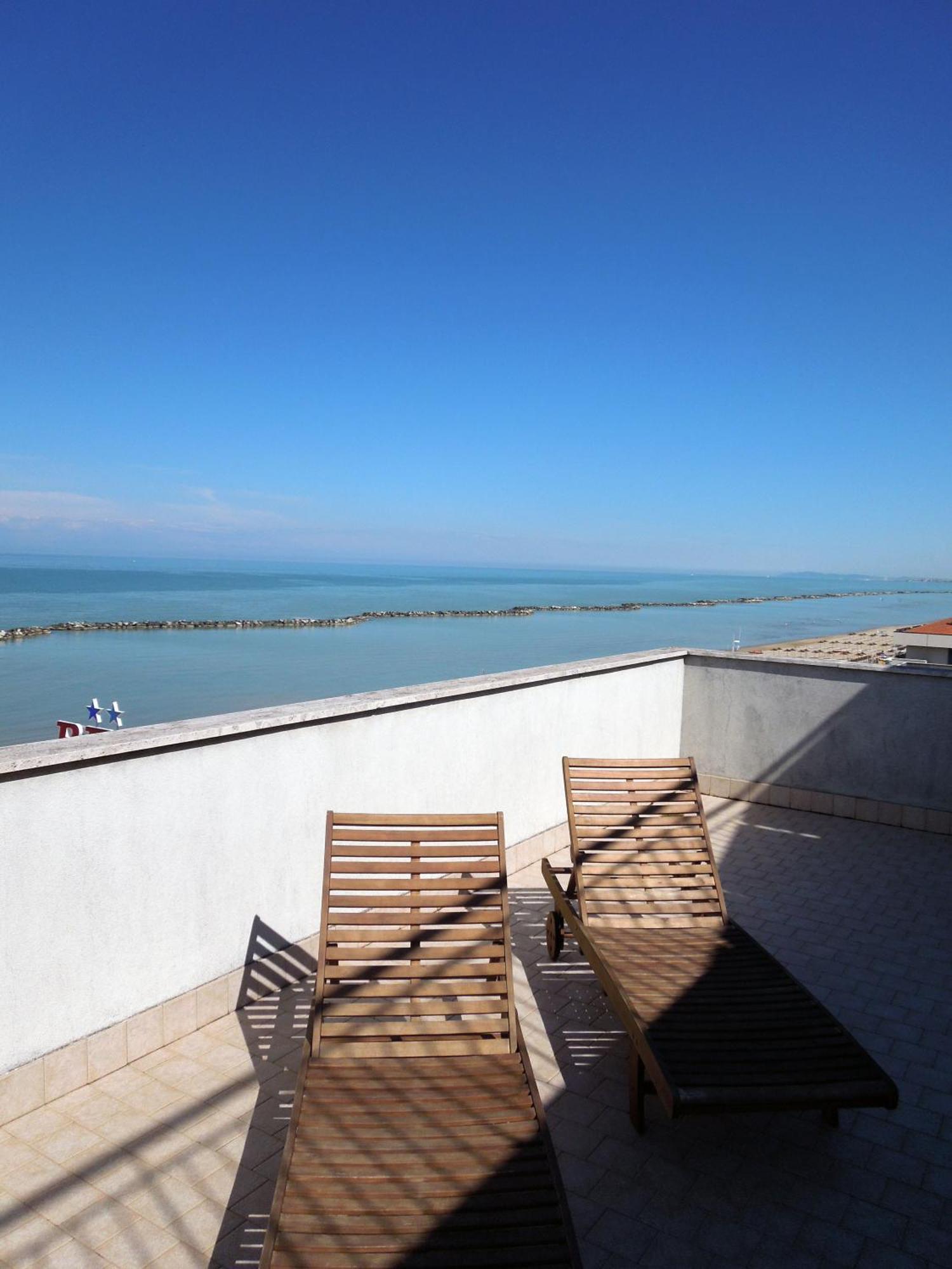Hotel Mondial Bellaria-Igea Marina Exteriör bild