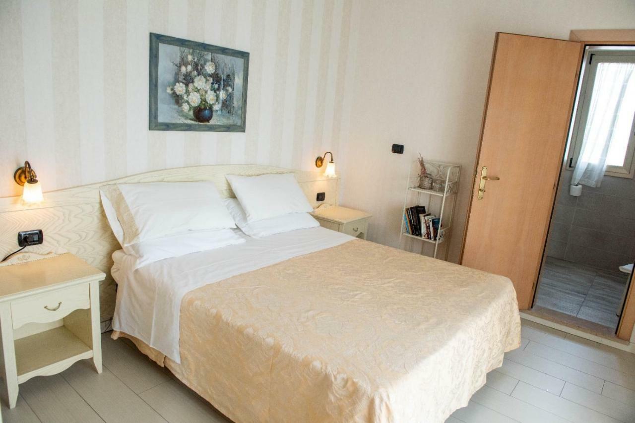 Hotel Mondial Bellaria-Igea Marina Exteriör bild